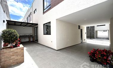 Venta de casa a estrenar Sector La Armenia II, cerca puente 3.