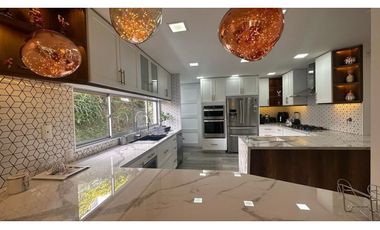 Casa Amoblada en Venta en El Poblado sector San Lucas