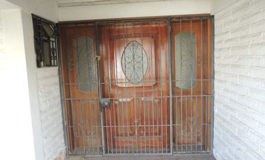 VENTA DE CASA EN CALDERON CON PISCINA