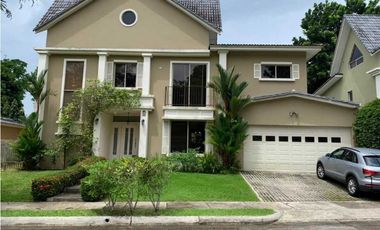 VENTA DE CASA EN CLAYTON EMBASSY GARDENS DISPONIBLE EN ENERO 2026 JP