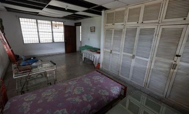 PARQUE LEFEVRE /  CERCA PARQUE OMAR / 967M / 4 HABITACIONES YH