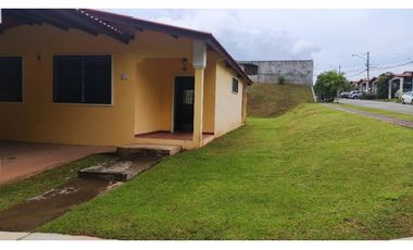 SE VENDE  CASA EN BRISAS DEL GOLF ARRAIJAN