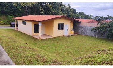 SE VENDE  CASA EN BRISAS DEL GOLF ARRAIJAN