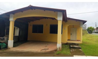 SE VENDE  CASA EN BRISAS DEL GOLF ARRAIJAN