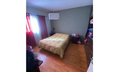 VENTA CASA EN ESQUINA DE 3 DORMITORIOS - LOTE 268m2 BARRIO CAISAMAR