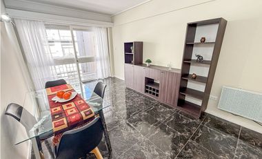 2 AMBIENTES CON DEPENDENCIA Y COCHERA. CENTRO.