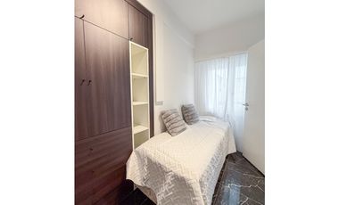 2 AMBIENTES CON DEPENDENCIA Y COCHERA. CENTRO.