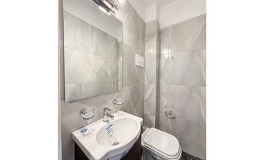 2 AMBIENTES CON DEPENDENCIA Y COCHERA. CENTRO.