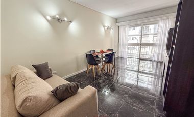 2 AMBIENTES CON DEPENDENCIA Y COCHERA. CENTRO.