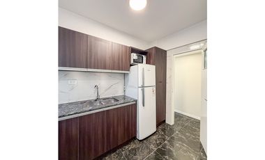 2 AMBIENTES CON DEPENDENCIA Y COCHERA. CENTRO.