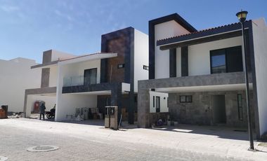 CASA EN VENTA EN MORILLOTLA, A ESTRENAR