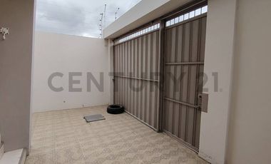 Casa en venta en Montecristi - Hermosa y Hogareña