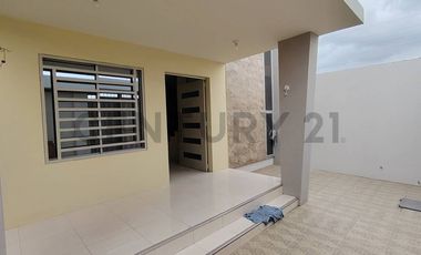 Casa en venta en Montecristi - Hermosa y Hogareña