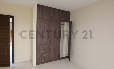 Casa en venta en Montecristi - Hermosa y Hogareña