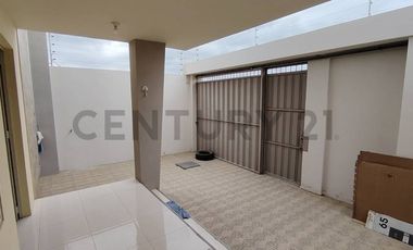 Casa en venta en Montecristi - Hermosa y Hogareña