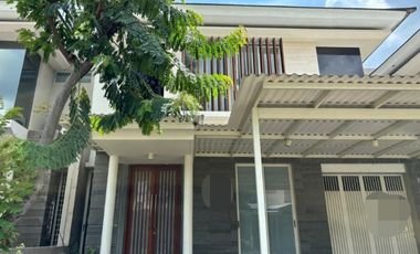 RUMAH GREEN LAKE WIYUNG SIAP HUNI