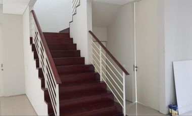 RUMAH GREEN LAKE WIYUNG SIAP HUNI