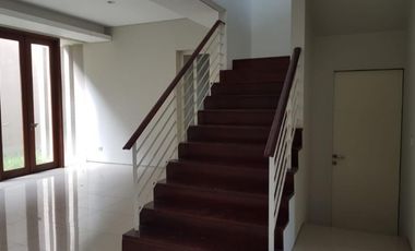 RUMAH GREEN LAKE WIYUNG SIAP HUNI