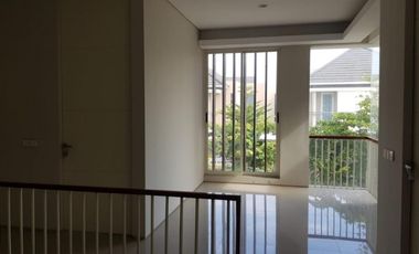 RUMAH GREEN LAKE WIYUNG SIAP HUNI