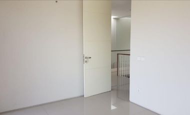 RUMAH GREEN LAKE WIYUNG SIAP HUNI