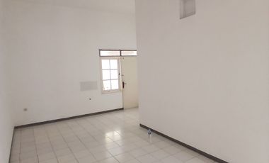 Disewakan Rumah Lokasi Strategis dekat dengan Merr
