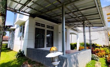 Villa Mewah dan Luas di Villa Kota Bunga Cipanas
