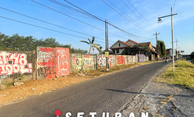 Tanah pinggir jl selokan mataram seturan. Dkt KAKKOI