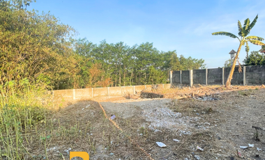 Tanah pinggir jl selokan mataram seturan. Dkt KAKKOI