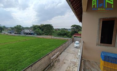 Rumah Mewah 2 pemandangan sawah dekat obyek wisata Janti Klaten