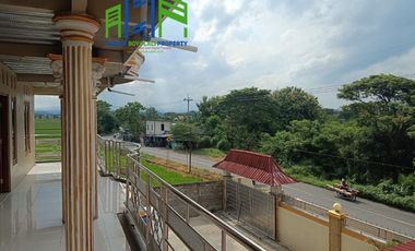 Rumah Mewah 2 pemandangan sawah dekat obyek wisata Janti Klaten