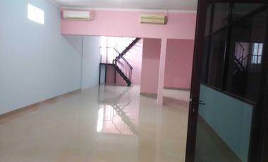 Rumah Bagus Siap Huni di Komplek Kavling Hankam, Joglo Jakarta Barat