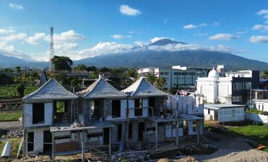 Rumah Villa 3 Lantai 2 Menit Alun Alun Batu View Indah Furnished