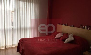 EXCELENTE CASA CON GRAN PARQUE Y PILETA CUBIERTA