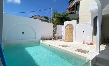 Ready New Villa bergaya Mediteranian ala Santorini di Cluster Elit