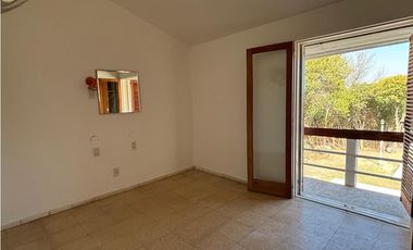 MINA CLAVERO - CASA DE 4 DORMITORIOS- PARQUE Y PILETA