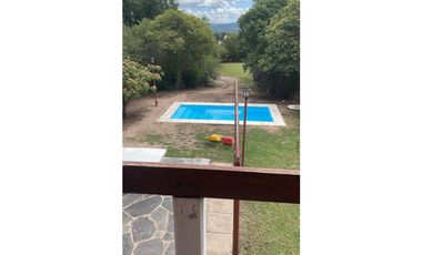 MINA CLAVERO - CASA DE 4 DORMITORIOS- PARQUE Y PILETA