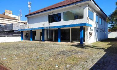 Ruang usaha kantor jl Slamet Riyadi solo dijual cepat