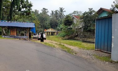 Dijual Tanah cocok untuk Kafe , Minimarket, Guest House, Shop House