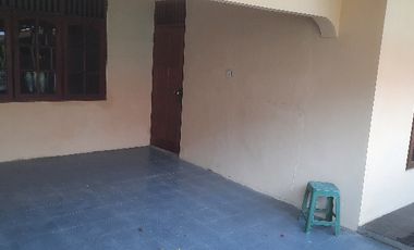 Di sewakan bersih dekat STIE makam haji