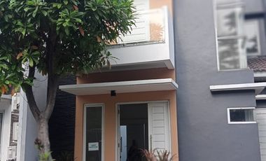 Rumah 2 lantai dekat stasiun jurang mangu