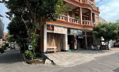 RUANG USAHA BESERTA USAHANYA DAN TEMPAT TINGGAL STRATEGIS DI CONCAT