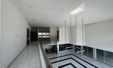 DI SEWAKAN / JUAL EX SHOWROOM DI PUSAT KOTA SEMARANG