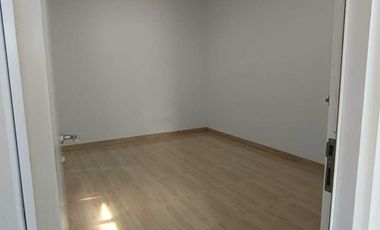 Disewakan rumah 2 lantai lokasi dekat stasiun Lrt ciracas dan mabes