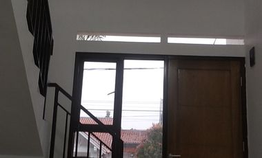 Dijual Rumah Dekat Tol Desari Sawangan - Stasiun KRL Depok Baru, Depok