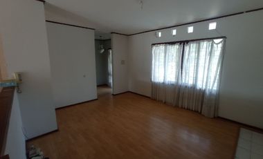 Dijual Cepat Murah Rumah LUX 3 Lantai Di Komplek Elite Setra Duta