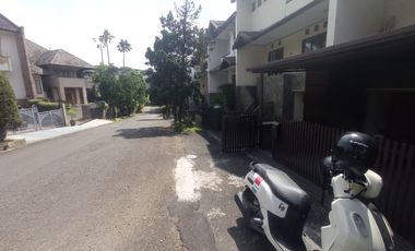 Dijual Cepat Murah Rumah LUX 3 Lantai Di Komplek Elite Setra Duta