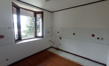 Dijual Cepat Murah Rumah LUX 3 Lantai Di Komplek Elite Setra Duta