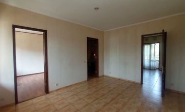 Dijual Cepat Murah Rumah LUX 3 Lantai Di Komplek Elite Setra Duta