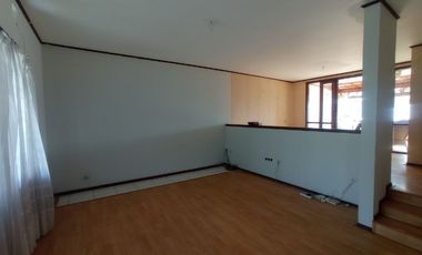 Dijual Cepat Murah Rumah LUX 3 Lantai Di Komplek Elite Setra Duta