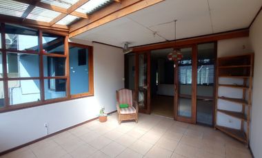 Dijual Cepat Murah Rumah LUX 3 Lantai Di Komplek Elite Setra Duta